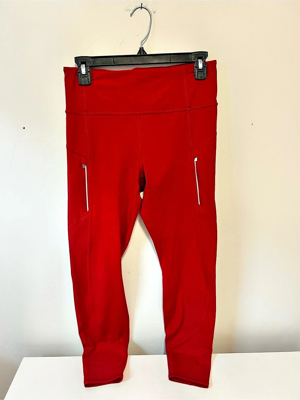 Athleta Rainier Tight Red Size Medium Like New